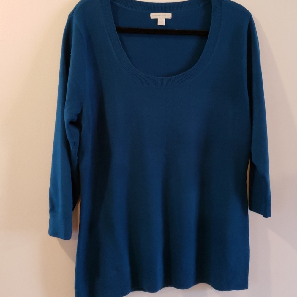3/4 sleeve sweater.